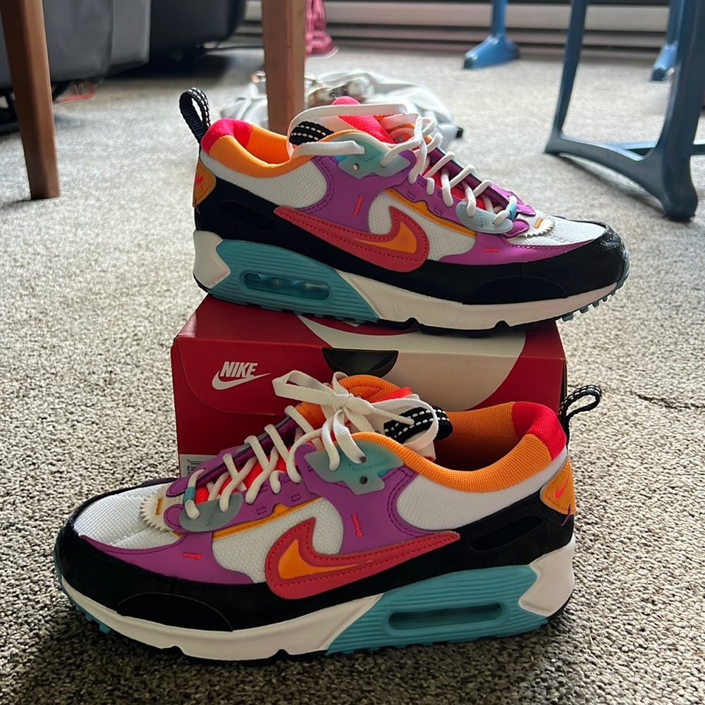 Women’s Nike Air Max 90 Futura! Size 7